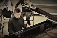 videoplayback-4_Moment