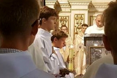 33601978_646700642337582_7991687291670102016_n