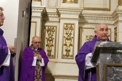 Życzenia dla księży prałatów Józefa Leśniaka i Edwarda Nylca_Moment(11)