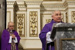 Życzenia dla księży prałatów Józefa Leśniaka i Edwarda Nylca_Moment(21)