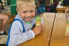 received_557373381949723