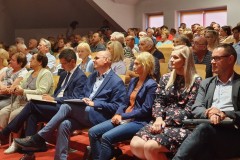 70205735_369410853943440_2400811943083376640_n