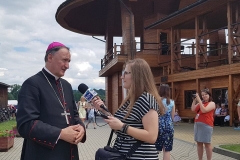 35546618_660375234303456_7642239917719814144_n