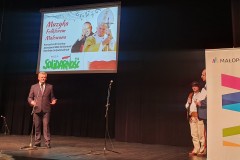 2021-12-11-14.14.43-2