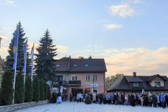 2021-10-10-17.01.55-Large