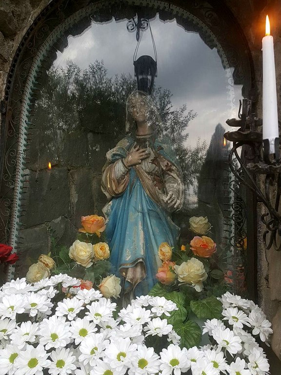 Dni Krzyżowe w Tymbarku – kapliczka obok Floradu