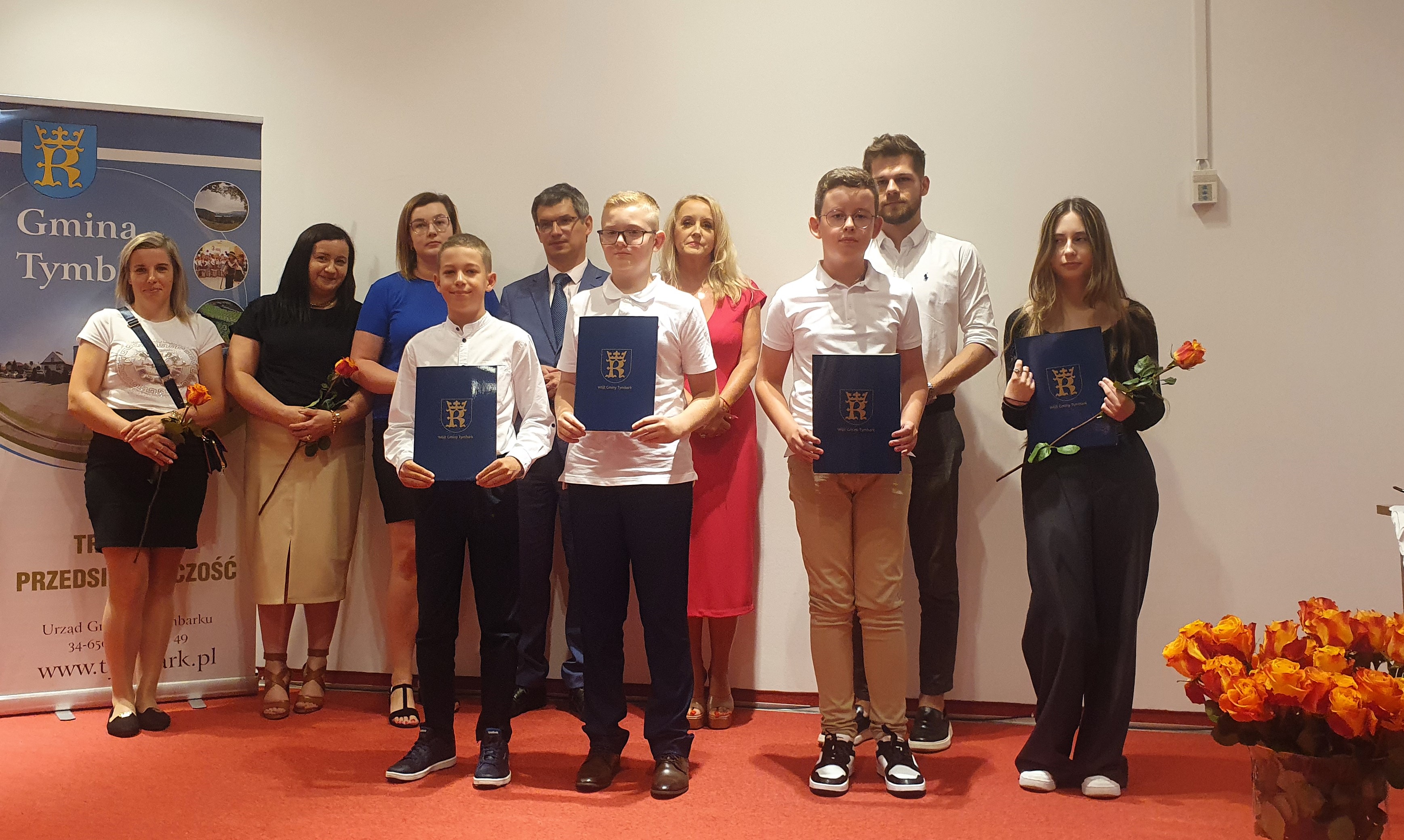 Gmina Tymbark – wręczono stypendia motywacyjne Wójta Gminy Tymbark na rok szkolny 2024/2025