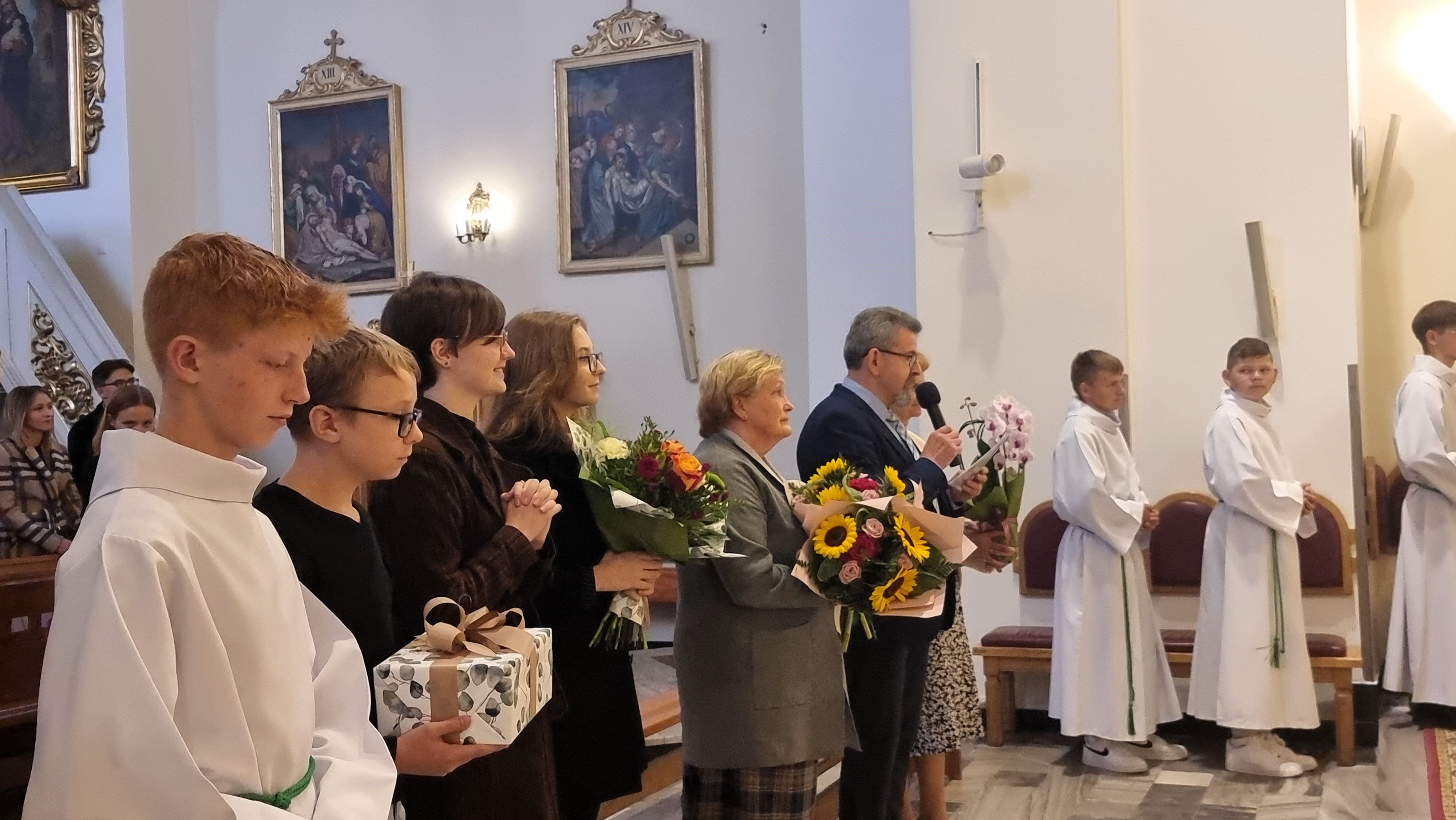 Parafia Tymbark – Przywitanie w parafii i życzenia dla ks.Rafała i Sióstr Vianeji i Teresy