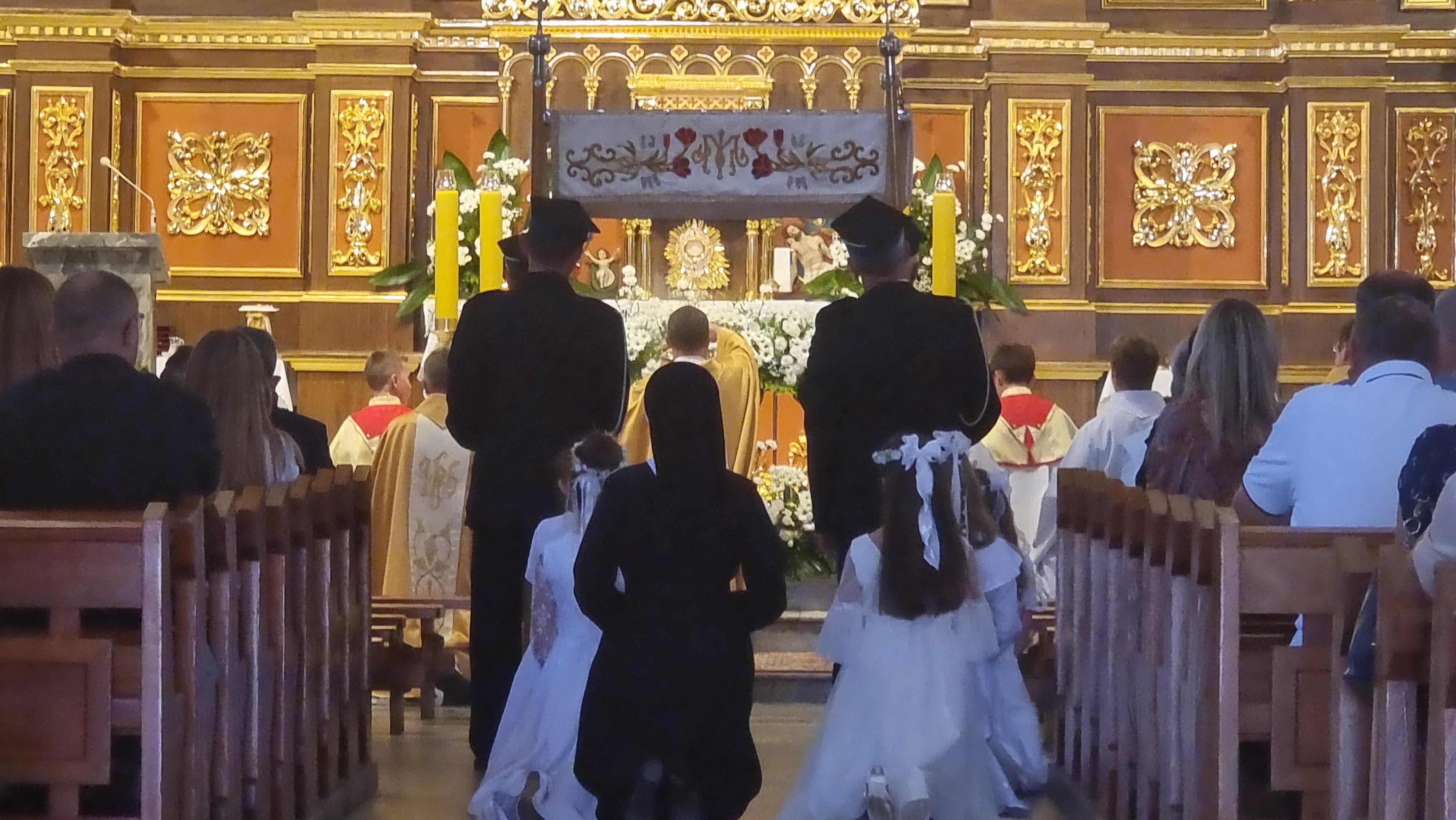 Procesja Eucharystyczna w niedzielę Oktawy Bożego Ciała w Parafii Tymbark – galeria zdjęć