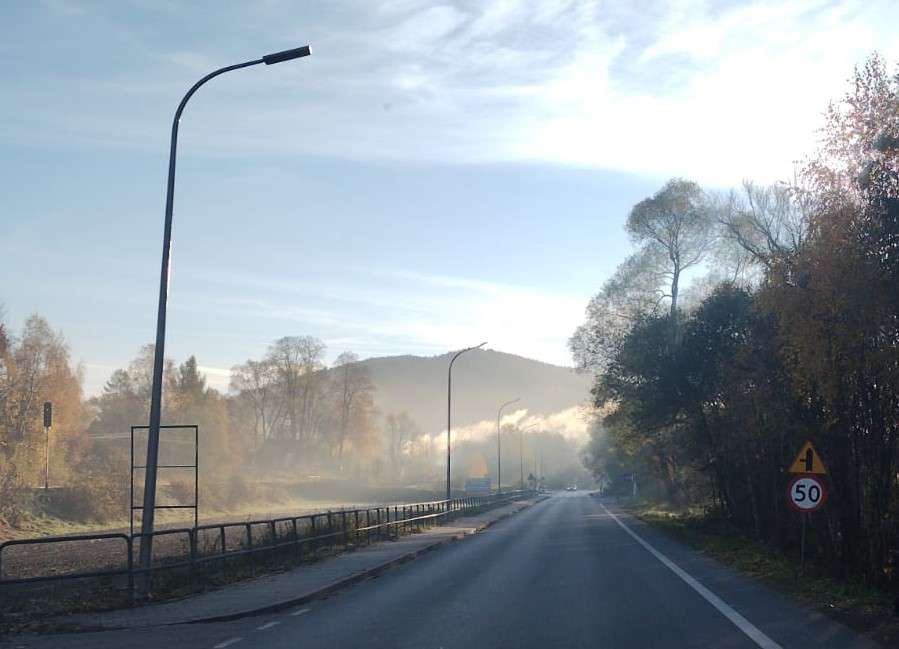 Codzienny, poranny, uciążliwy dym