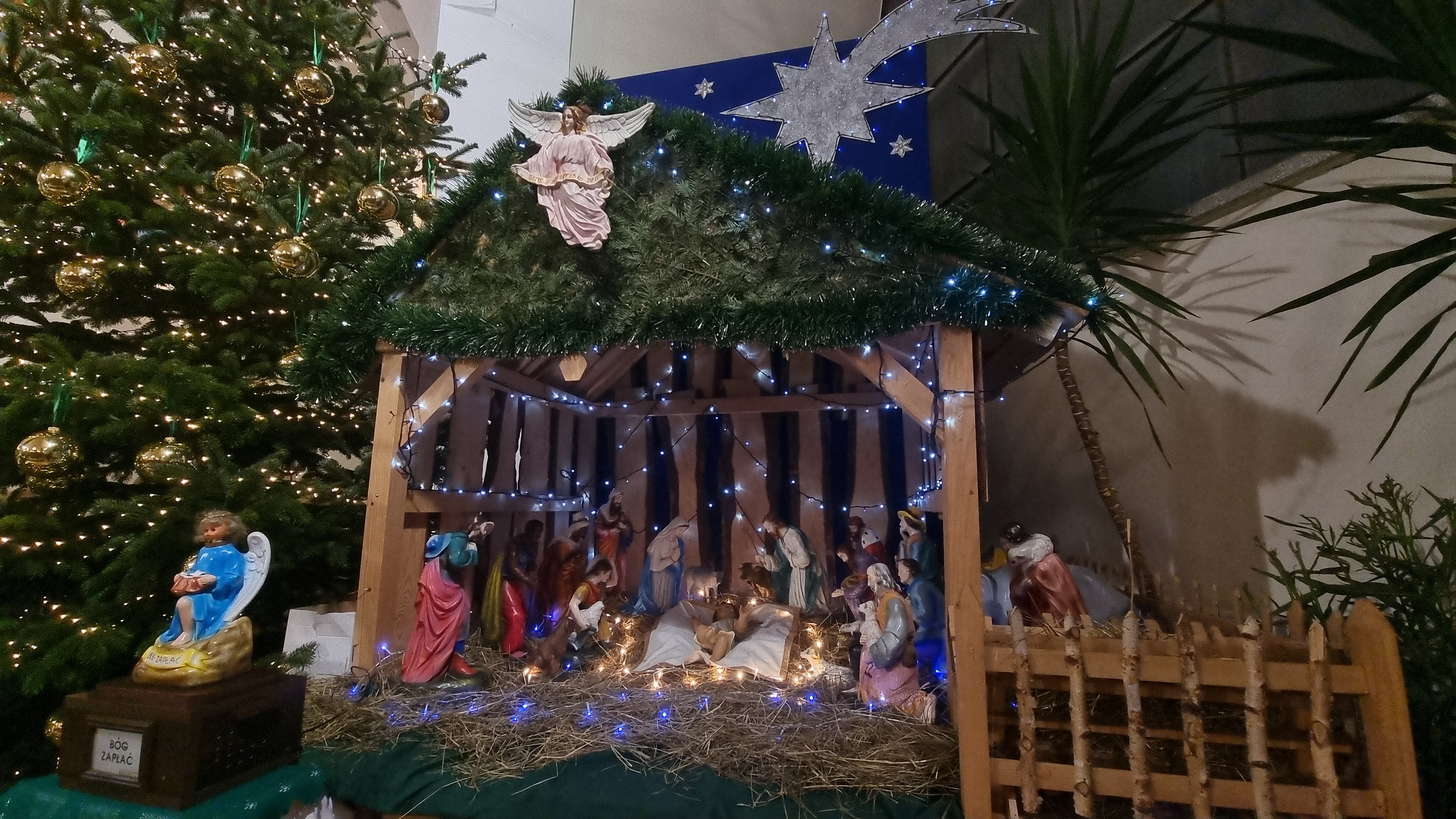 Szopka Bożonarodzeniowa w kościele w Podłopieniu