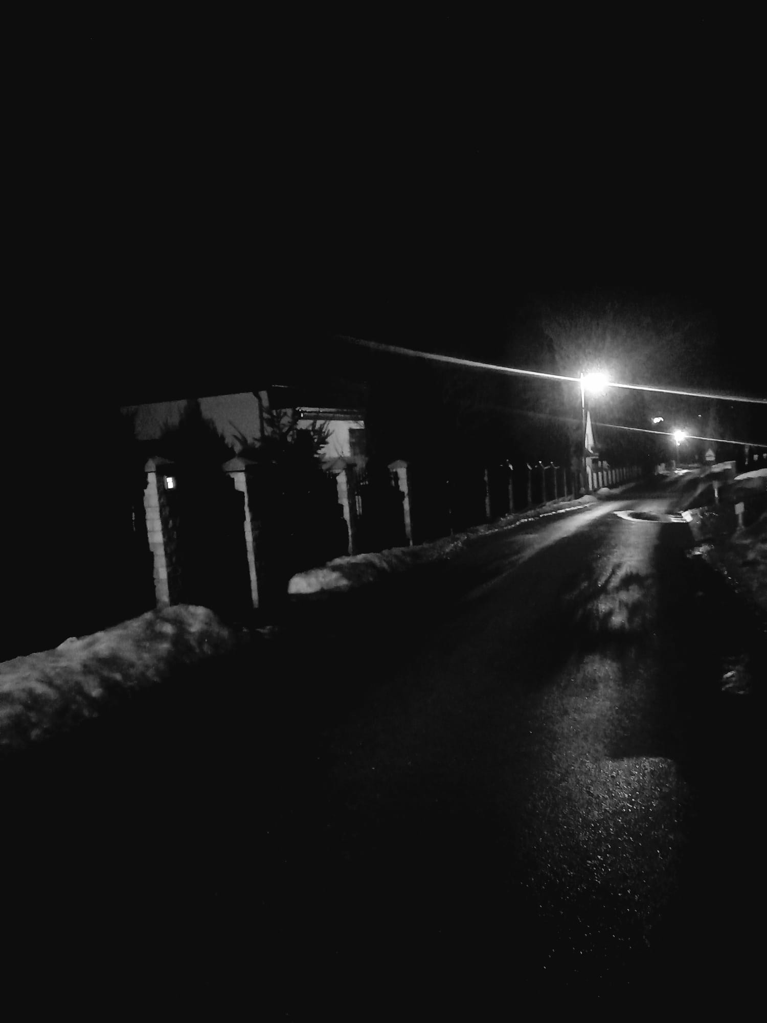 Tymbark, ul.Polna, wieczorem