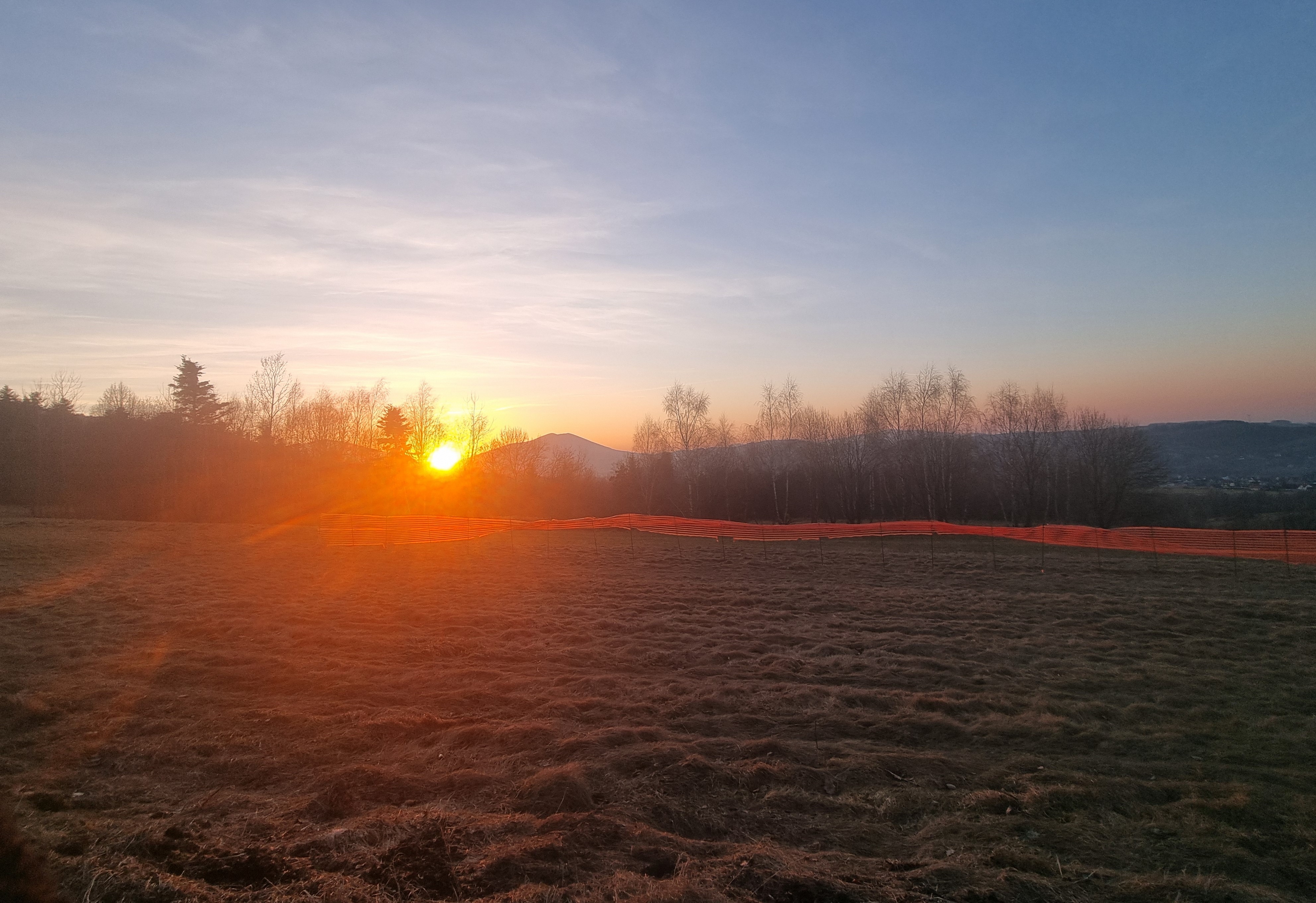 Gmina Tymbark „spod przekaźnika” o zachodzie słońca