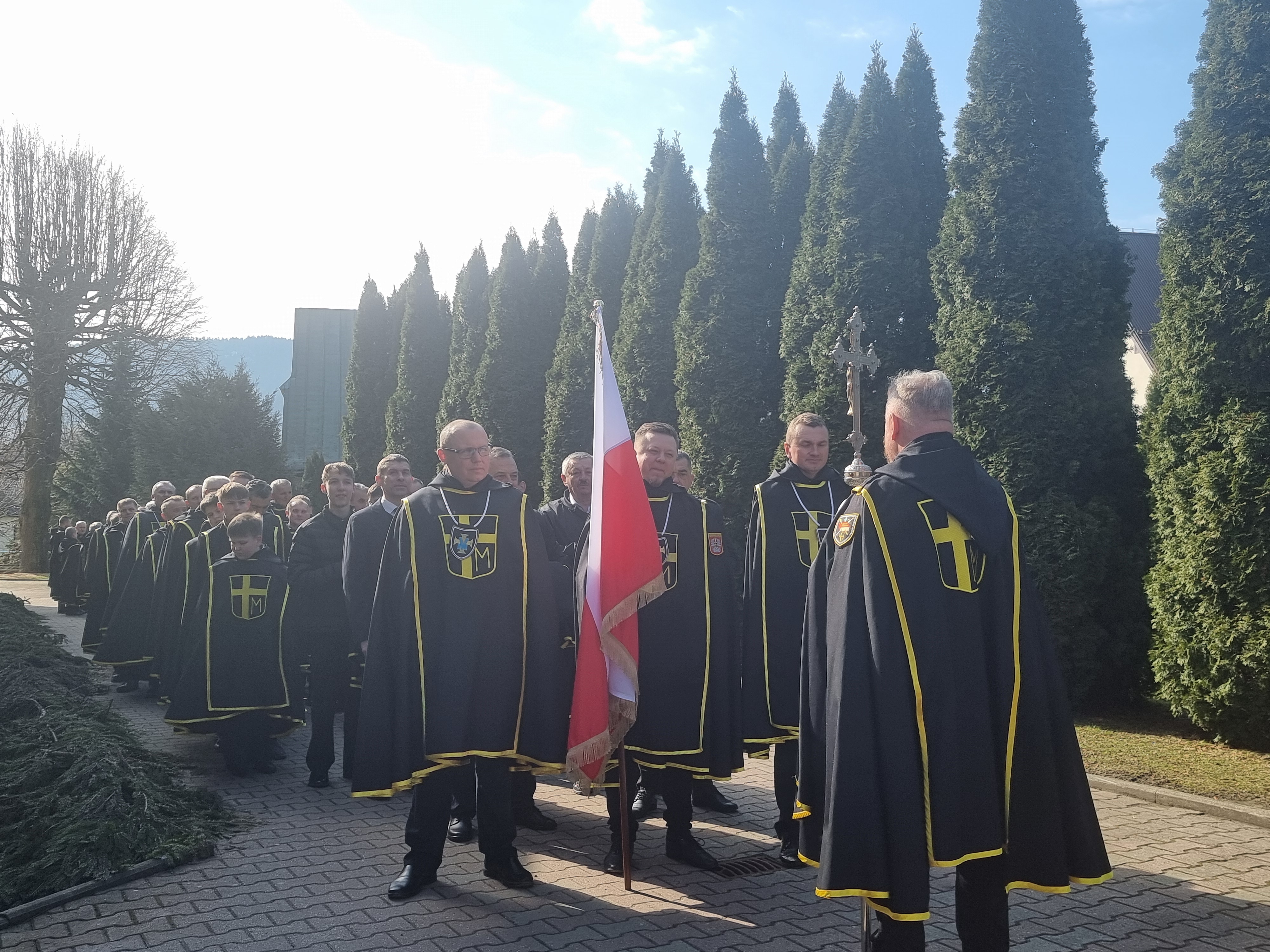 Erygowanie w Parafii Tymbark Chorągwi Zakonu Rycerzy św. Jana Pawła II Wielkiego pw. Narodzenia Najświętszej Maryi Panny w Tymbarku – galeria zdjęć (1)