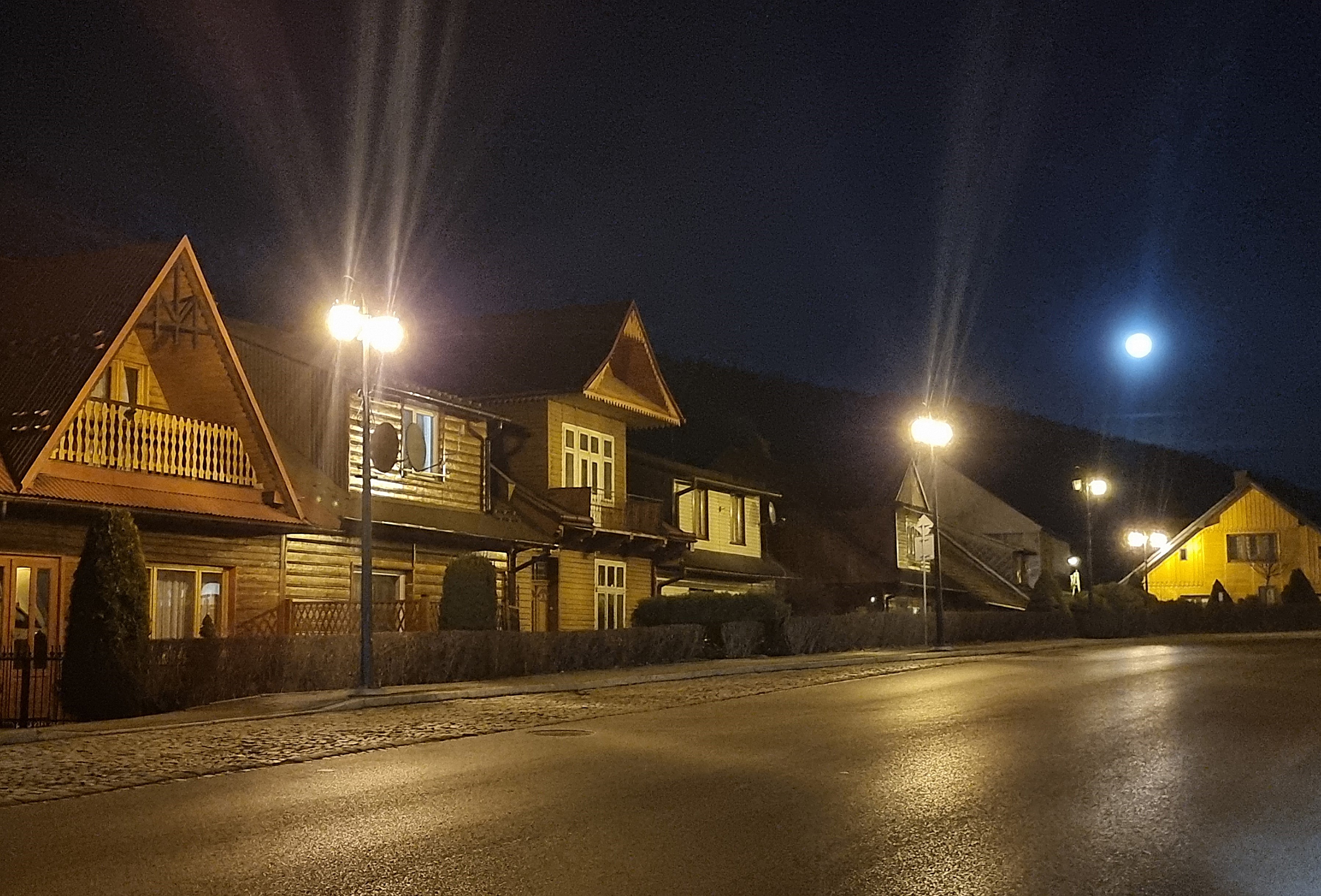 Dzisiejsza pełnia jest ostatnią zimową, następna będzie pierwszą wiosenną czyli po niej Wielkanoc