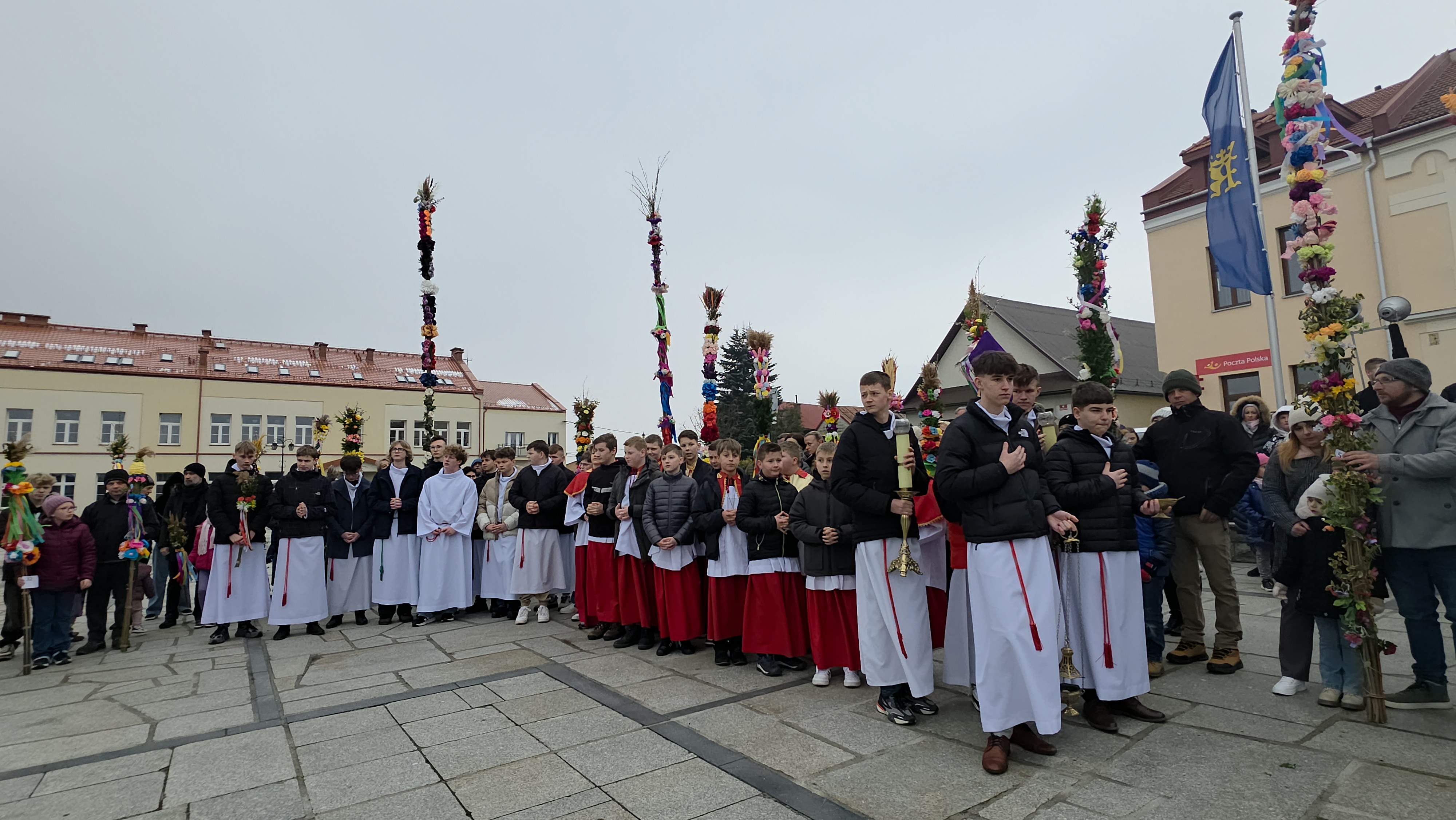 Poświęcenie palm na tymbarskim Rynku oraz procesja do kościoła (galeria zdjęć)