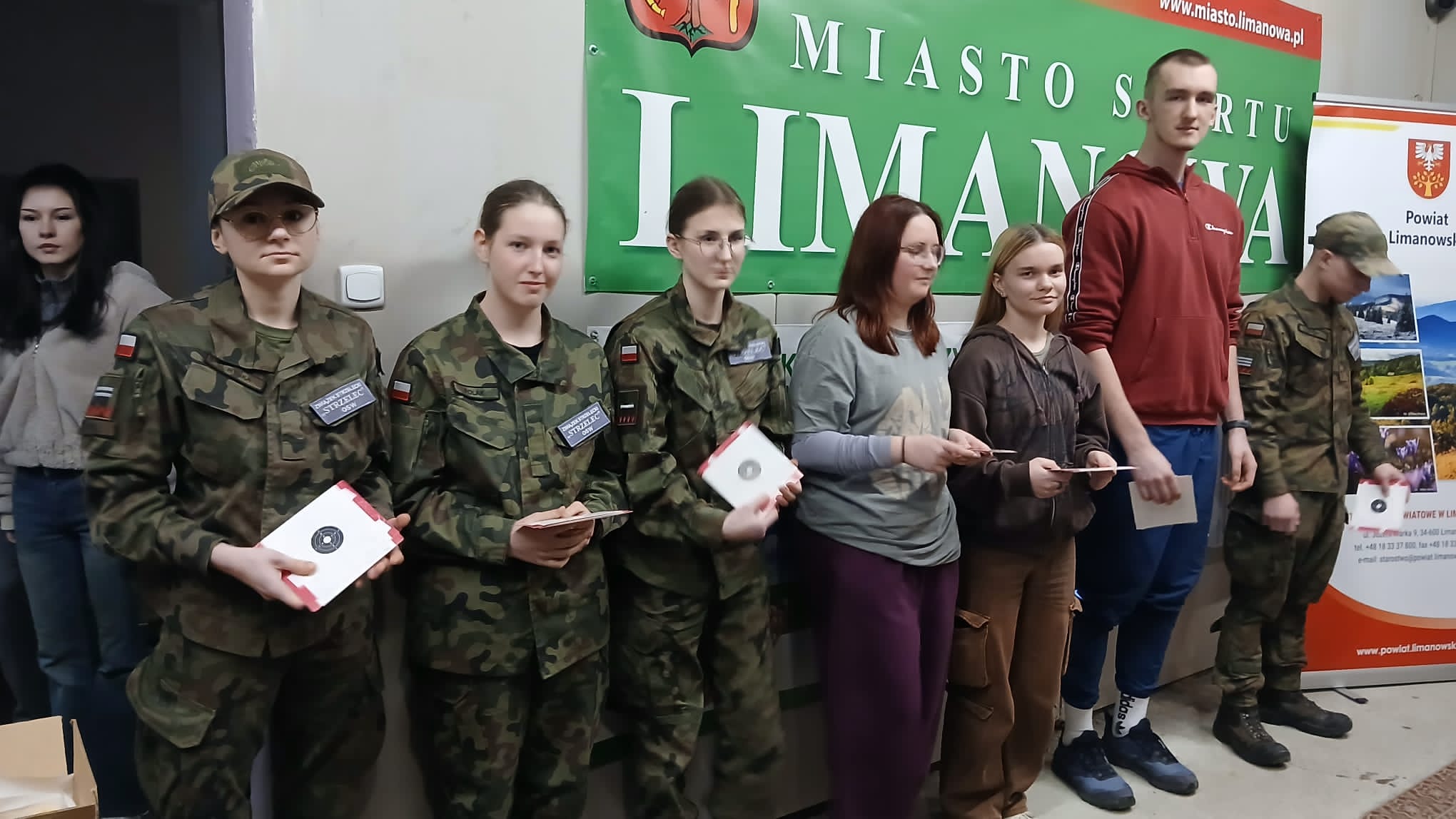 Tymbarscy Strzelcy na podium w Otwartym Turnieju Strzeleckim z okazji Narodowego Dnia Pamięci Żołnierzy Wyklętych w Limanowej