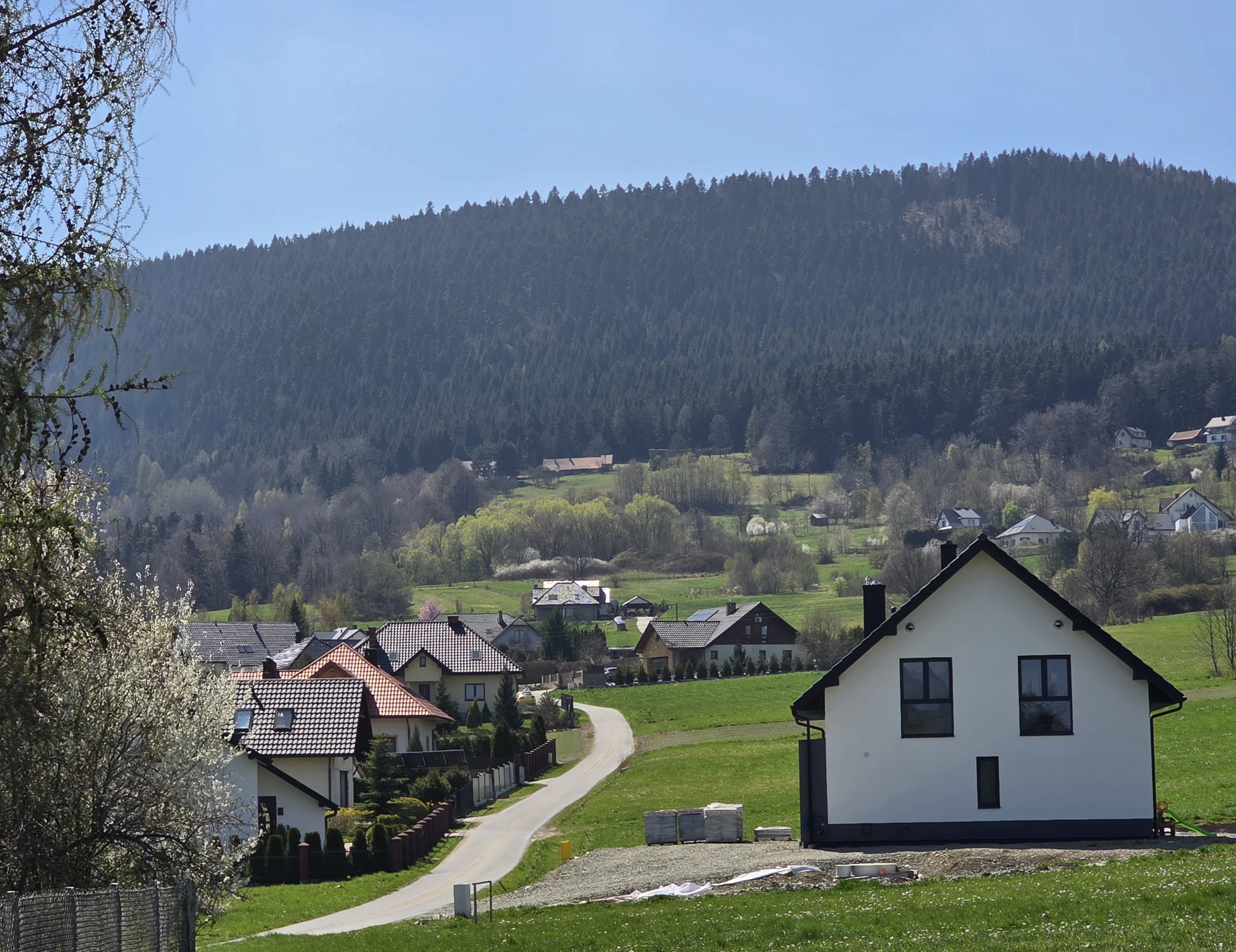 Tymbark, patrząc na Rydznik
