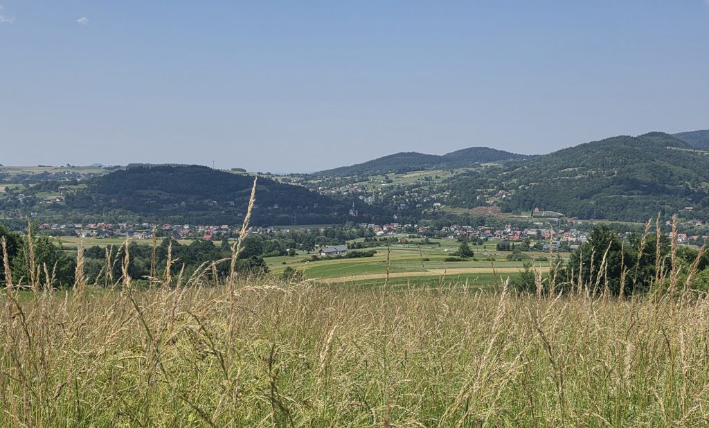 Widok na Podłopień i Zawadkę