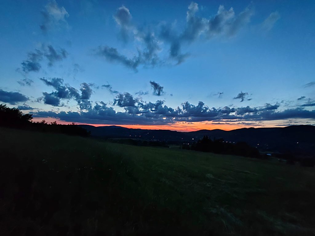 Co widzimy patrząc w niebo?