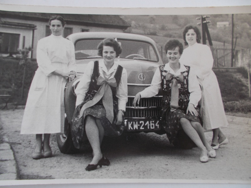 Okruchy historii – pracownice Owocarni, przełom lat 50/60-tych XX w. (fotografia z Kolekcji Prywatnej Tymbark)