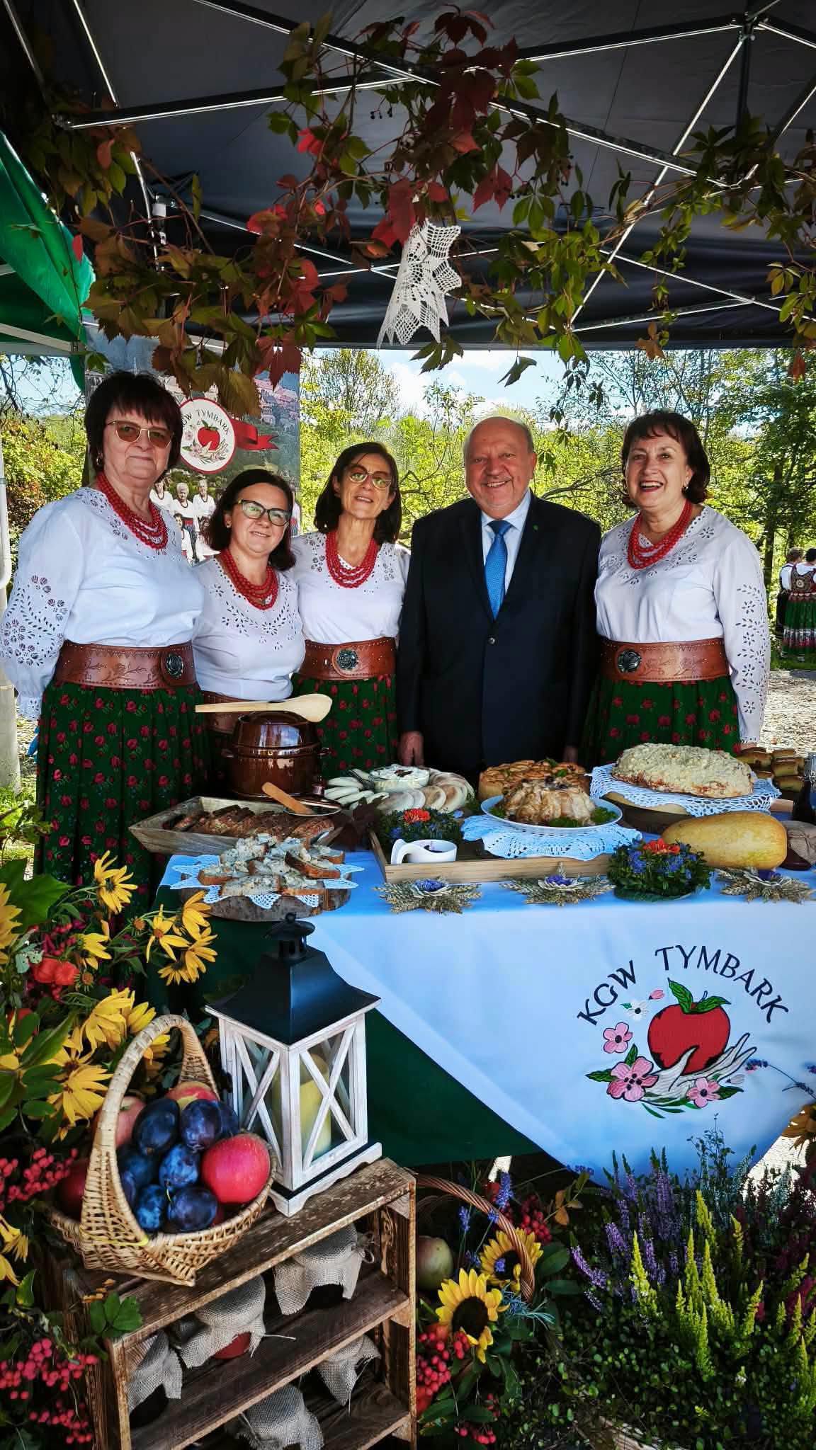  Panie z KGW Tymbark otrzymały wyróżnienie w konkursie „Dziedzictwo wsi oczami kobiet” 