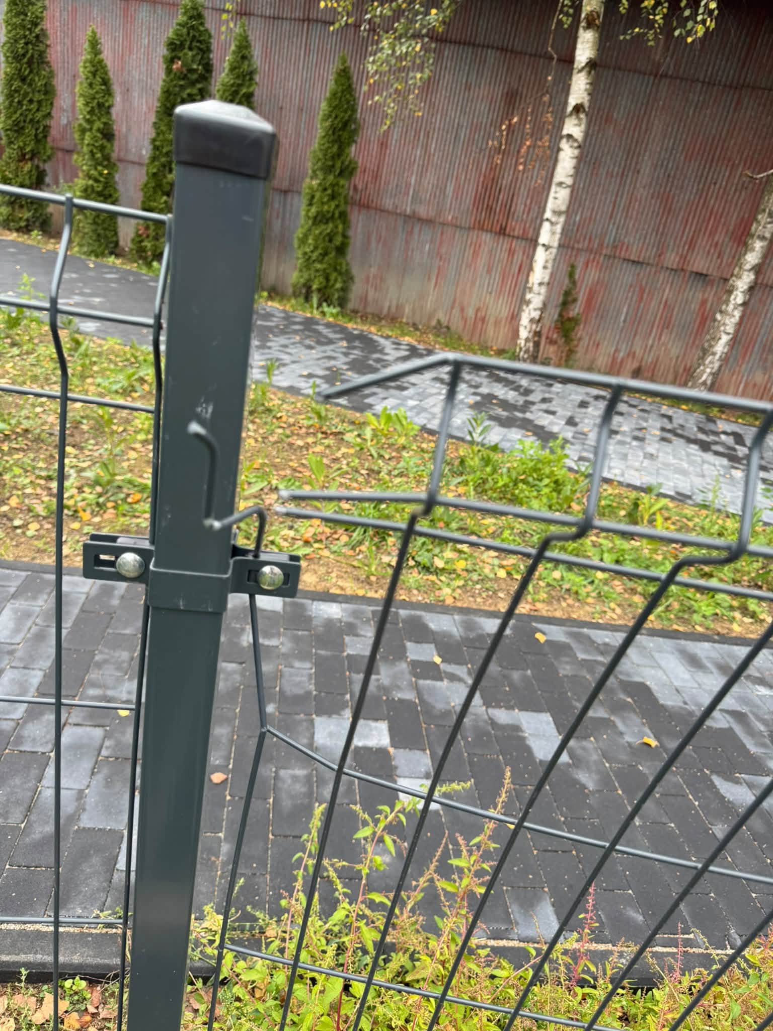 Urząd Gminy w Tymbarku do sprawcy dewastacji ogrodzenia